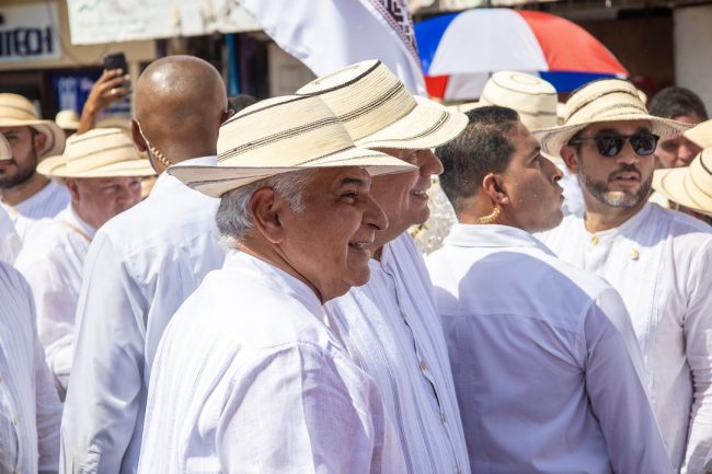 Desfile de las Mil Polleras rompe récord económico en la provincia de Los Santos - Desfile de las mil polleras 2025