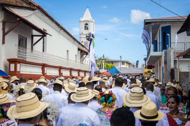 Desfile de las Mil Polleras rompe récord económico en la provincia de Los Santos - Desfile de las mil polleras 2025